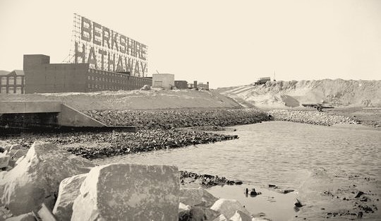 Vì Sao Mua Berkshire Là Sai Lầm Lớn Nhất Của Buffett